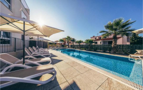2 Bedroom Beautiful Apartment In Okrug Gornji